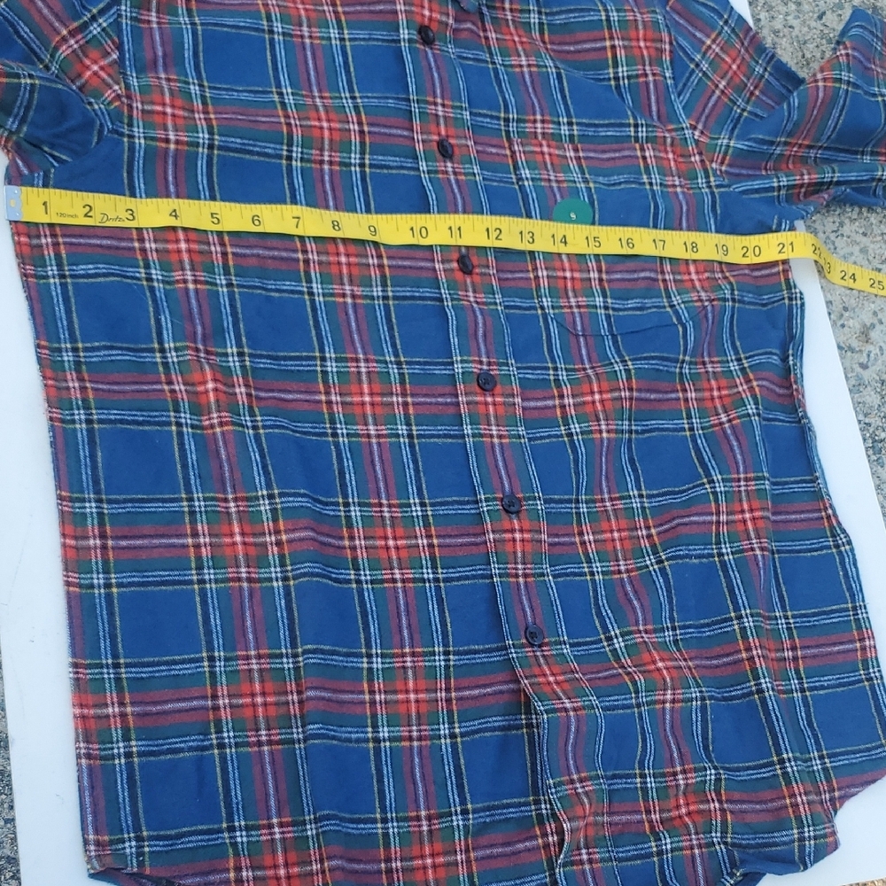 L.L. Bean Men's Casual Blue and Red Plaid Shirt - Picture 10 of 11